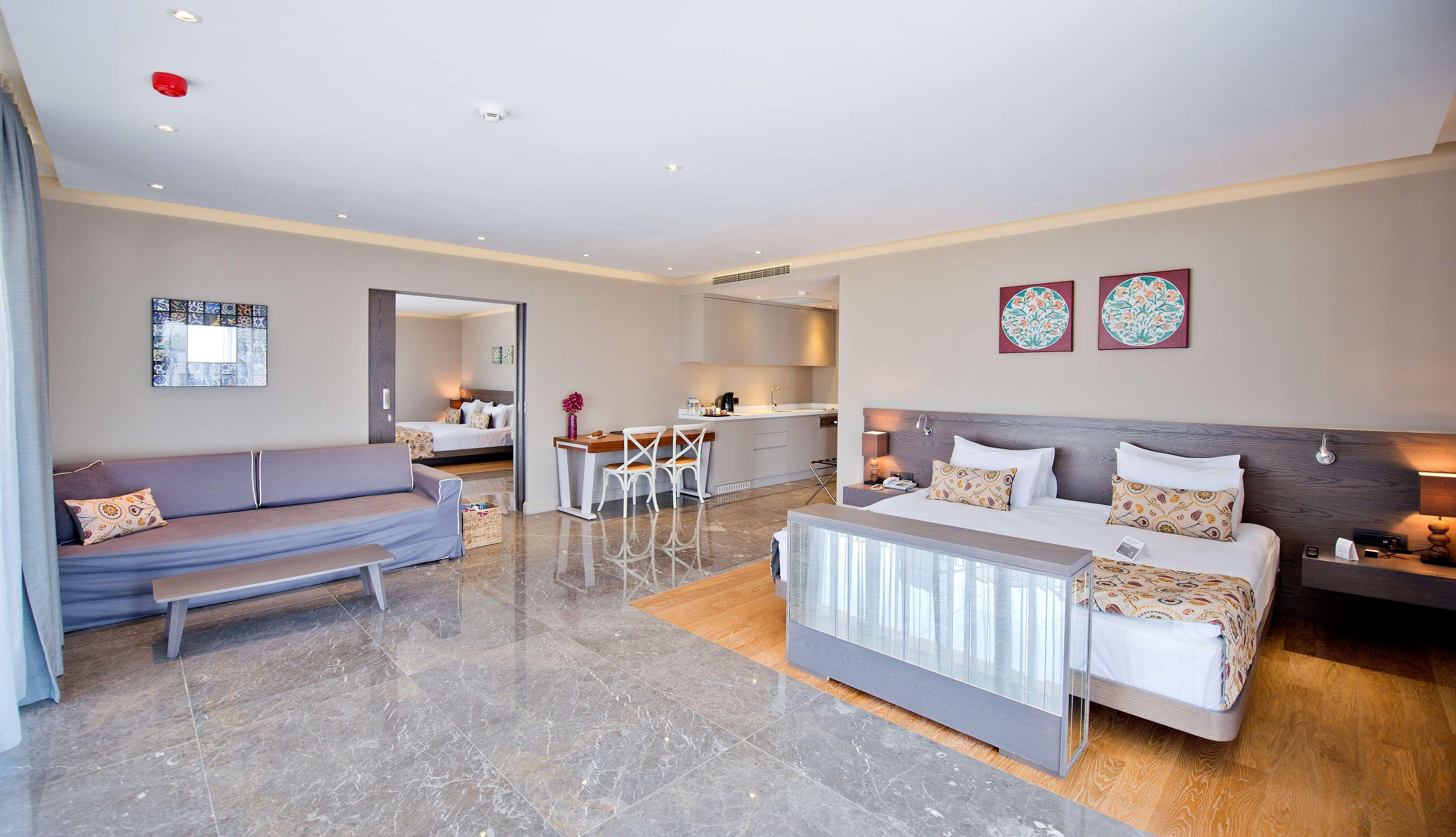 Ramada Resort By Wyndham Bodrum Битез Экстерьер фото