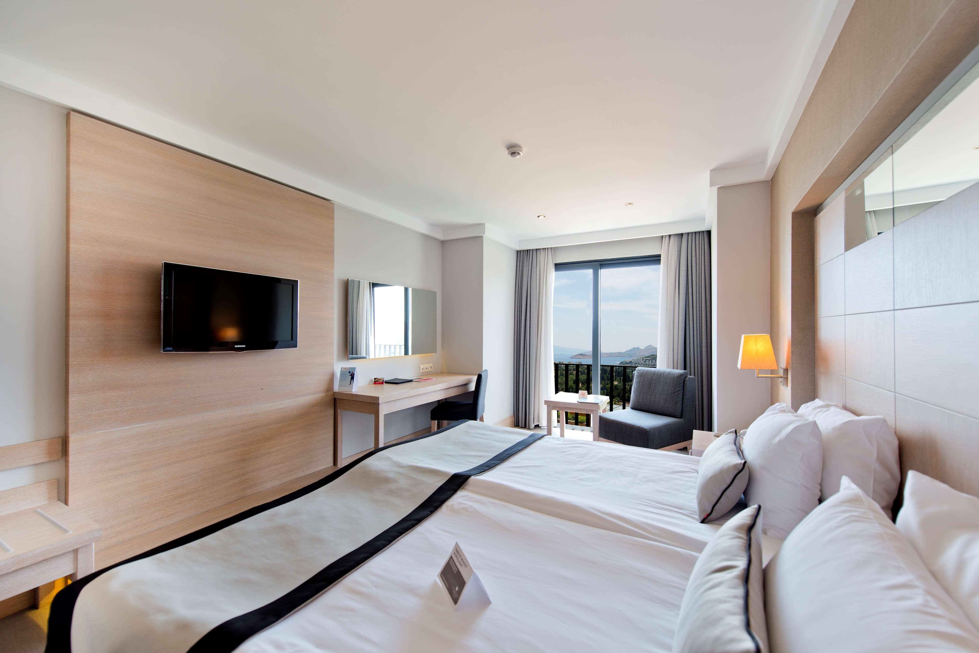 Ramada Resort By Wyndham Bodrum Битез Экстерьер фото