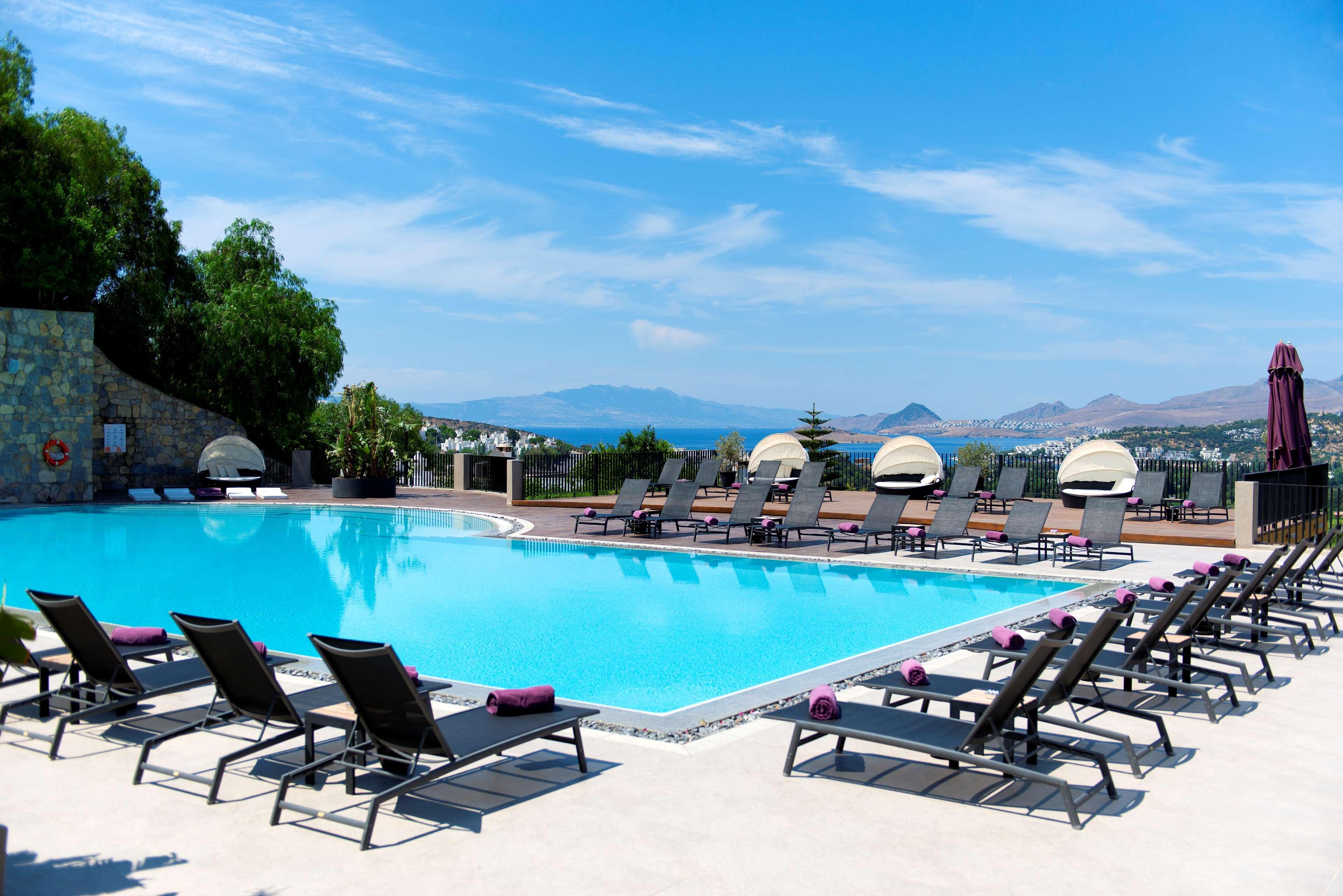 Ramada Resort By Wyndham Bodrum Битез Экстерьер фото