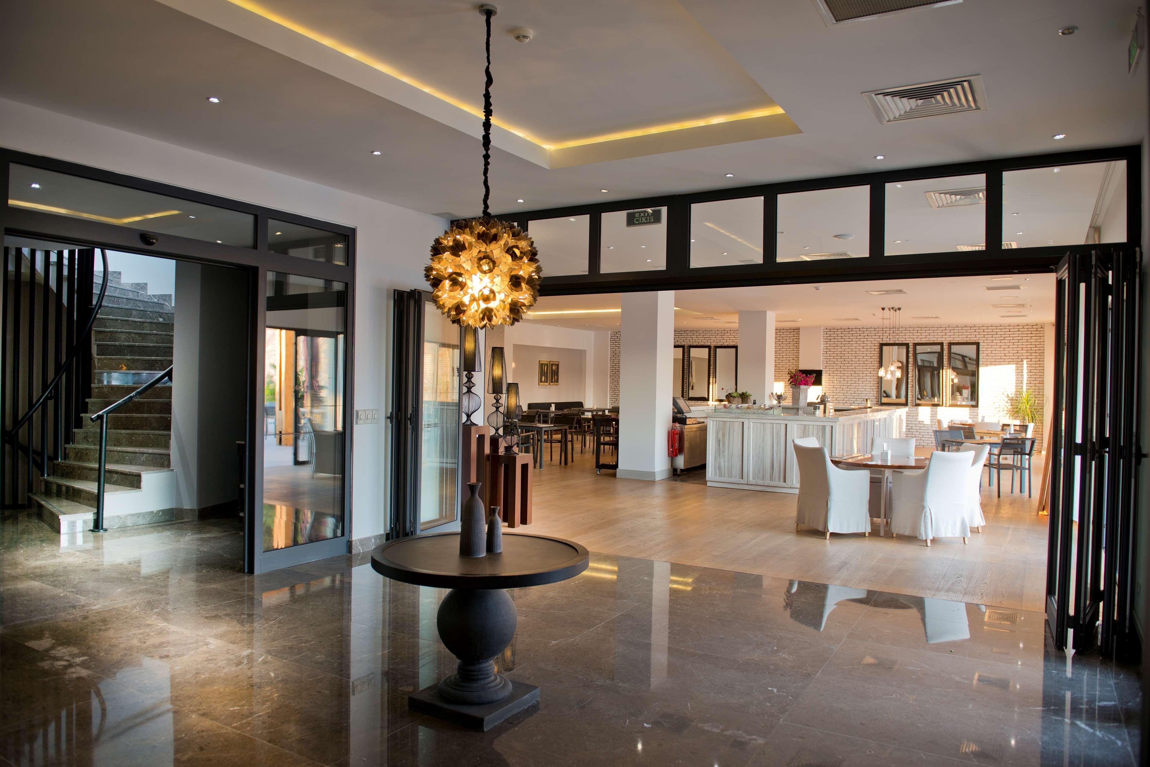 Ramada Resort By Wyndham Bodrum Битез Экстерьер фото